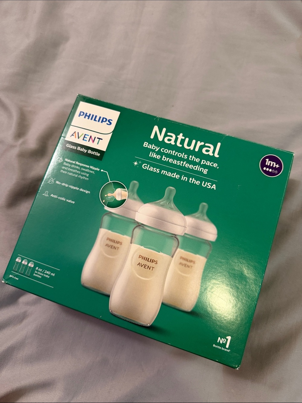 Philips Avent Glass Baby bottle 8oz and 1m+ nipples